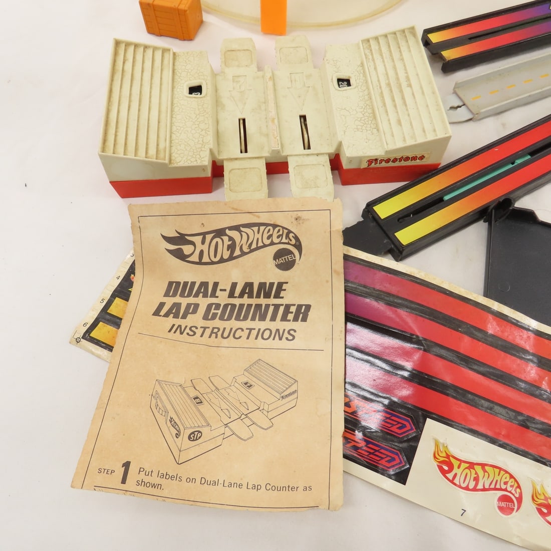 Vintage Hot Wheels Accessories, Sizzlers & More - 7