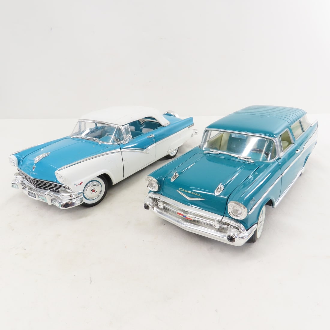 8 ERTL, Maisto & Other 1:18 Scale Classic Cars - 3