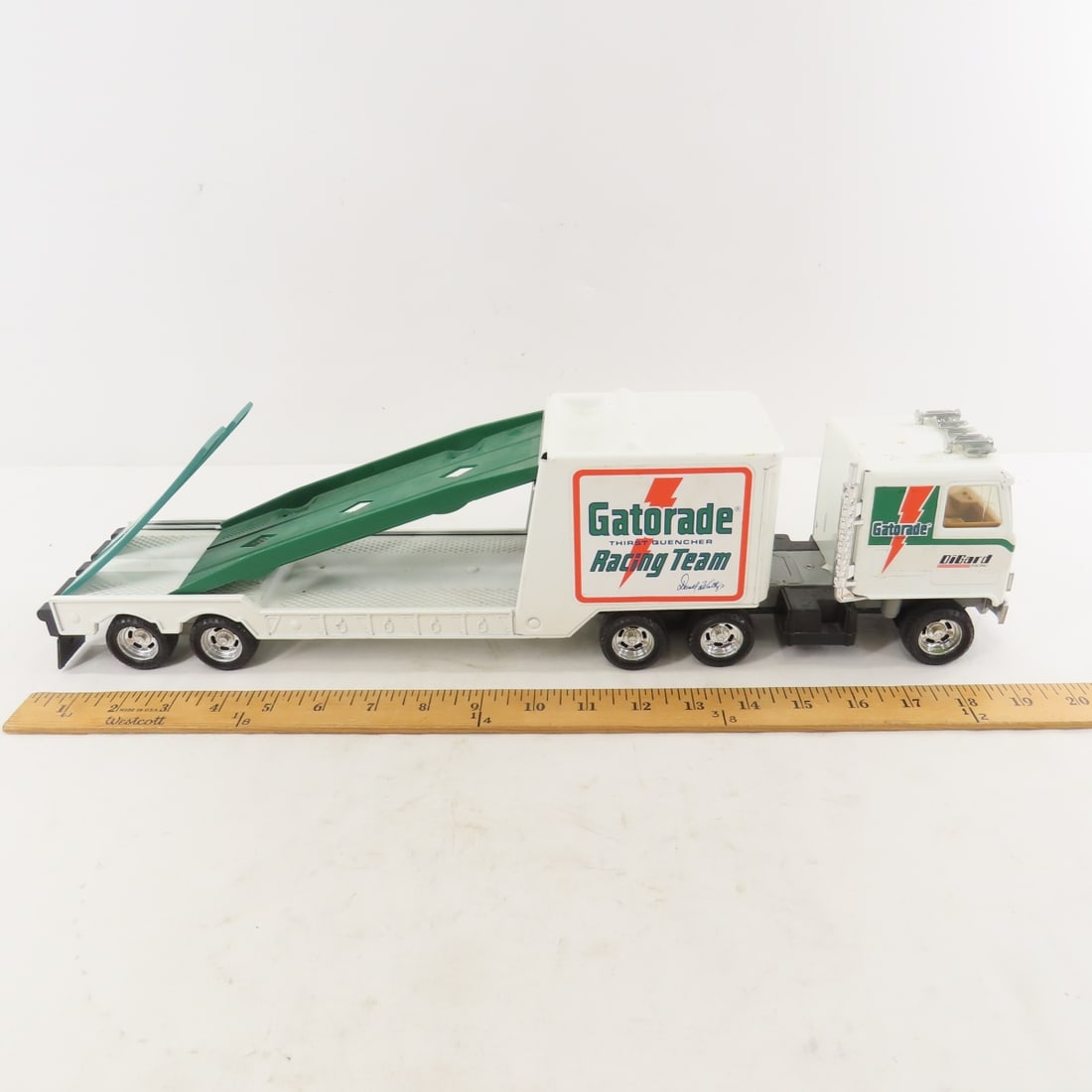 Nylint Wilderness Camper, Gatorade Semi & More - 3