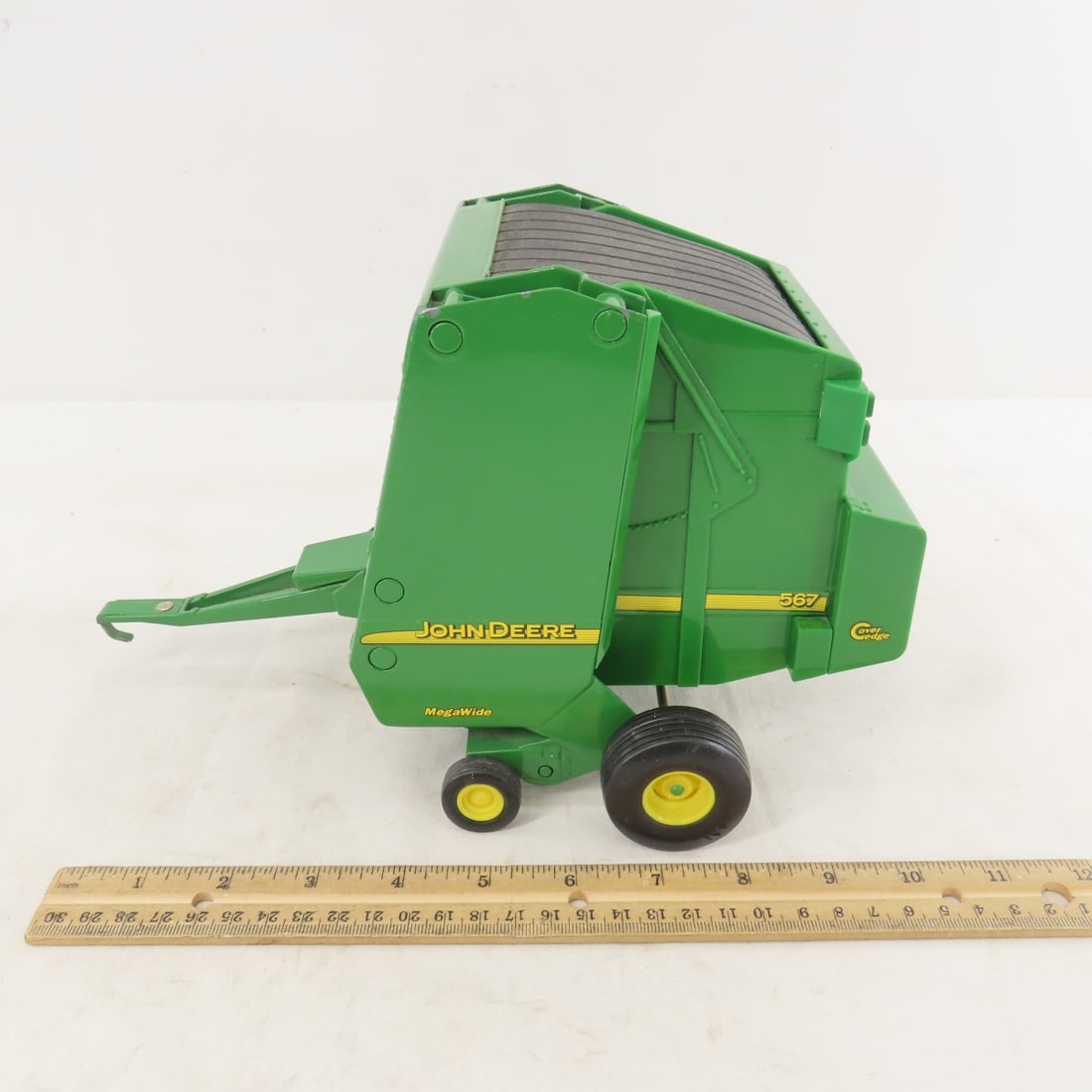 ERTL John Deere 567 Mega Wide Baler, 1:16 Diecast - 2