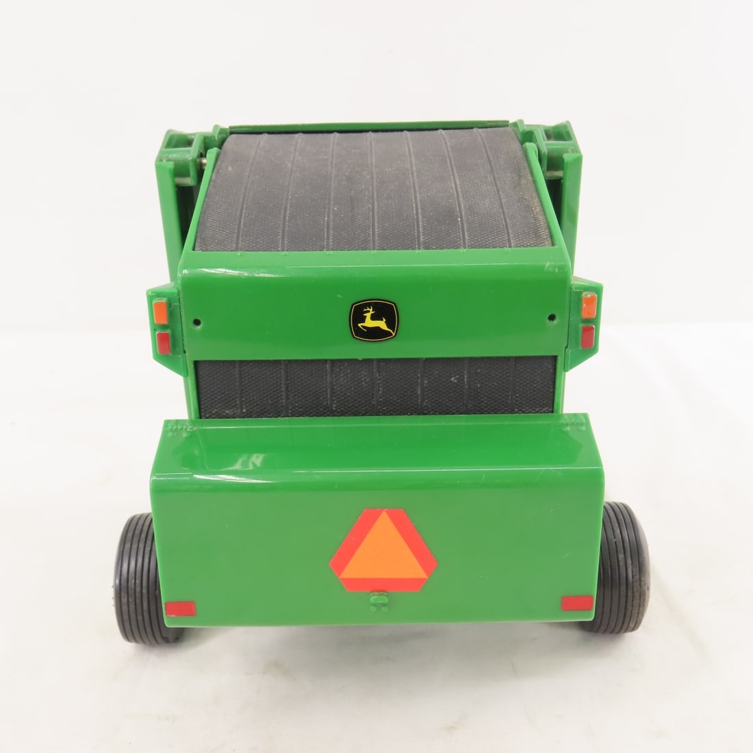 ERTL John Deere 567 Mega Wide Baler, 1:16 Diecast - 4