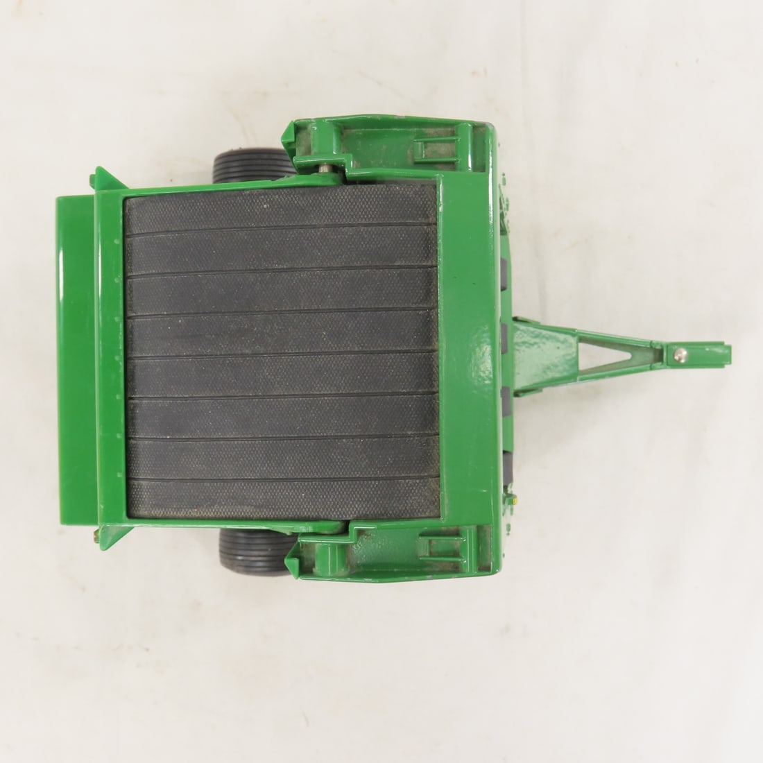 ERTL John Deere 567 Mega Wide Baler, 1:16 Diecast - 9