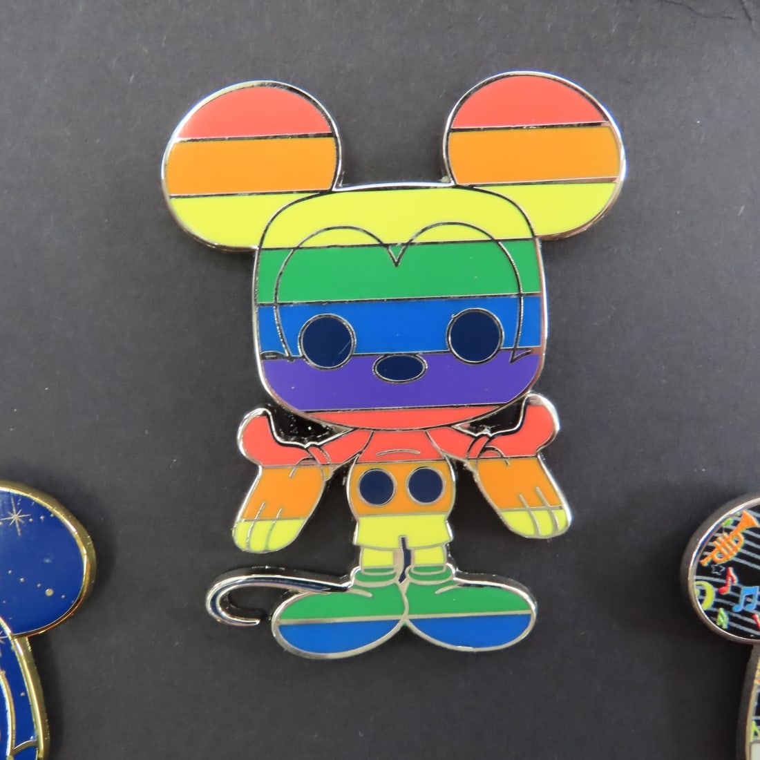 Funko Pop Disney 2020 Year of The Mouse Pin Set - 4
