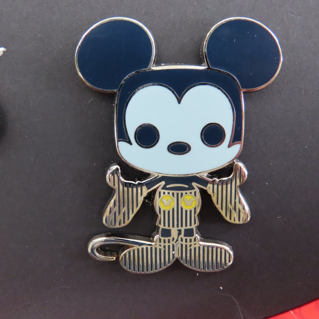 Funko Pop Disney 2020 Year of The Mouse Pin Set - 7