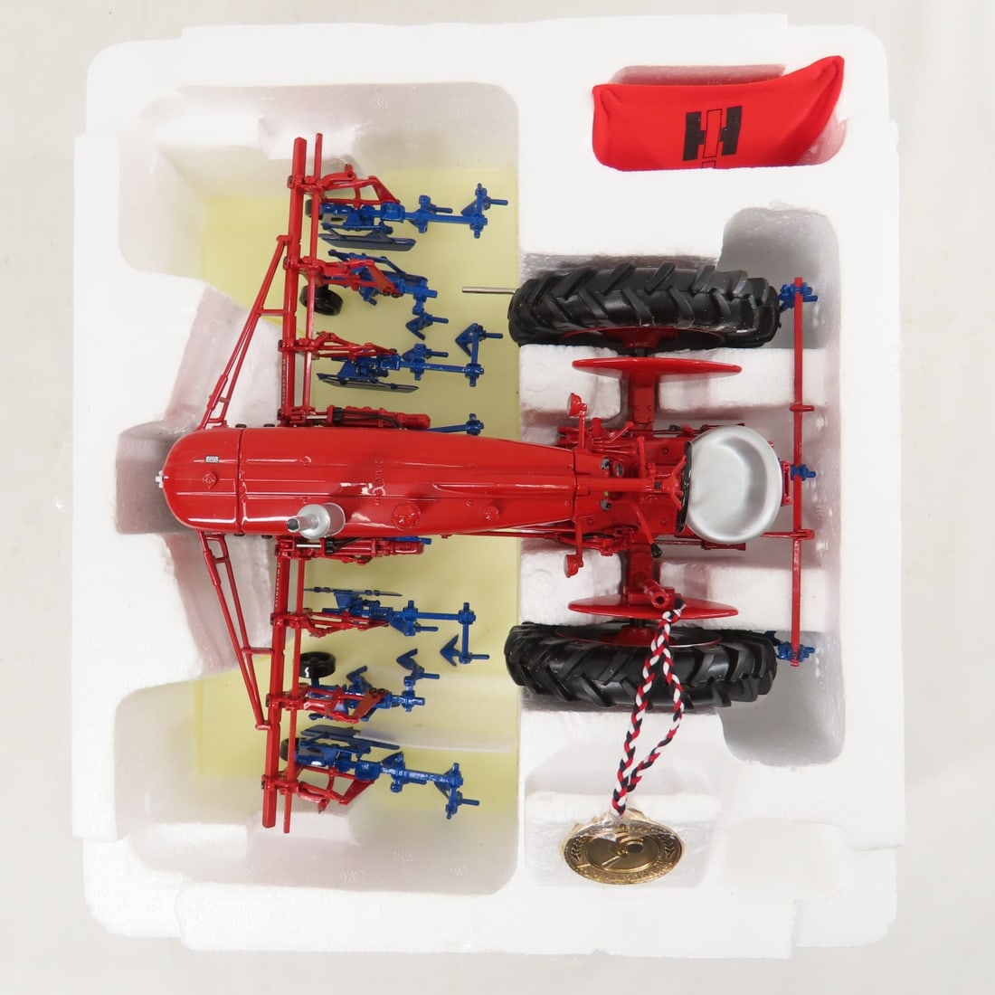 ERTL 50th Anniversary Farmall 400 Cultivator w/Box - 2