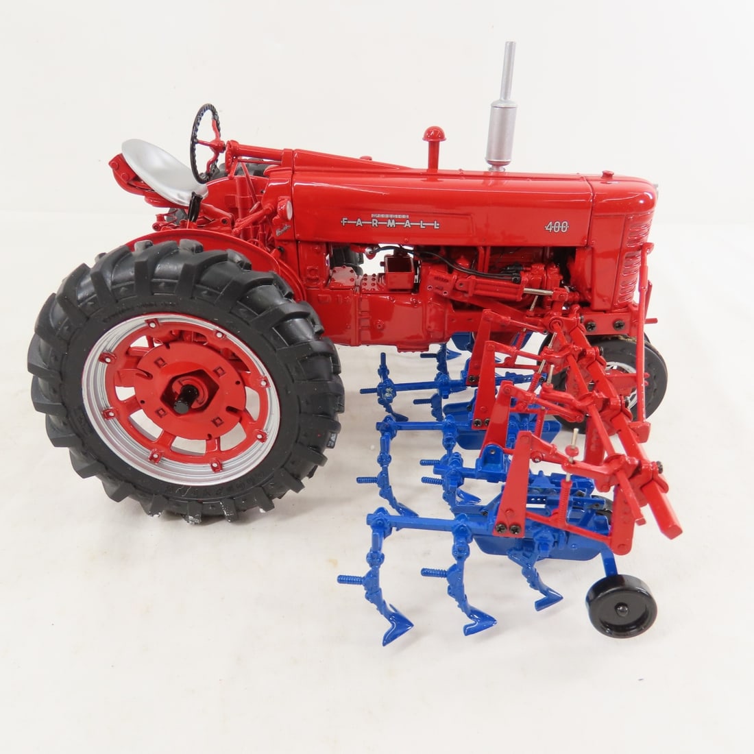 ERTL 50th Anniversary Farmall 400 Cultivator w/Box - 6