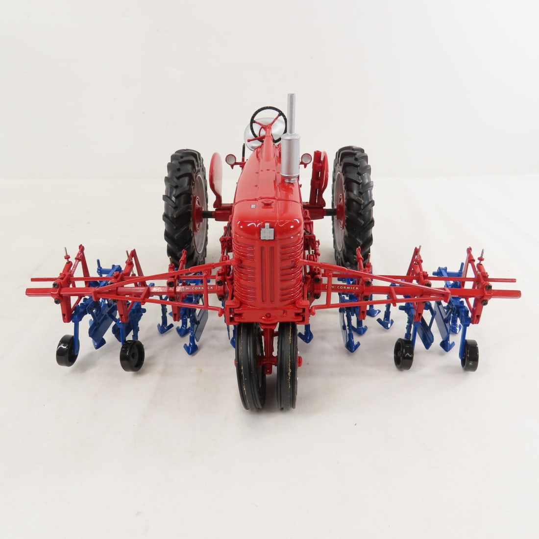 ERTL 50th Anniversary Farmall 400 Cultivator w/Box - 7