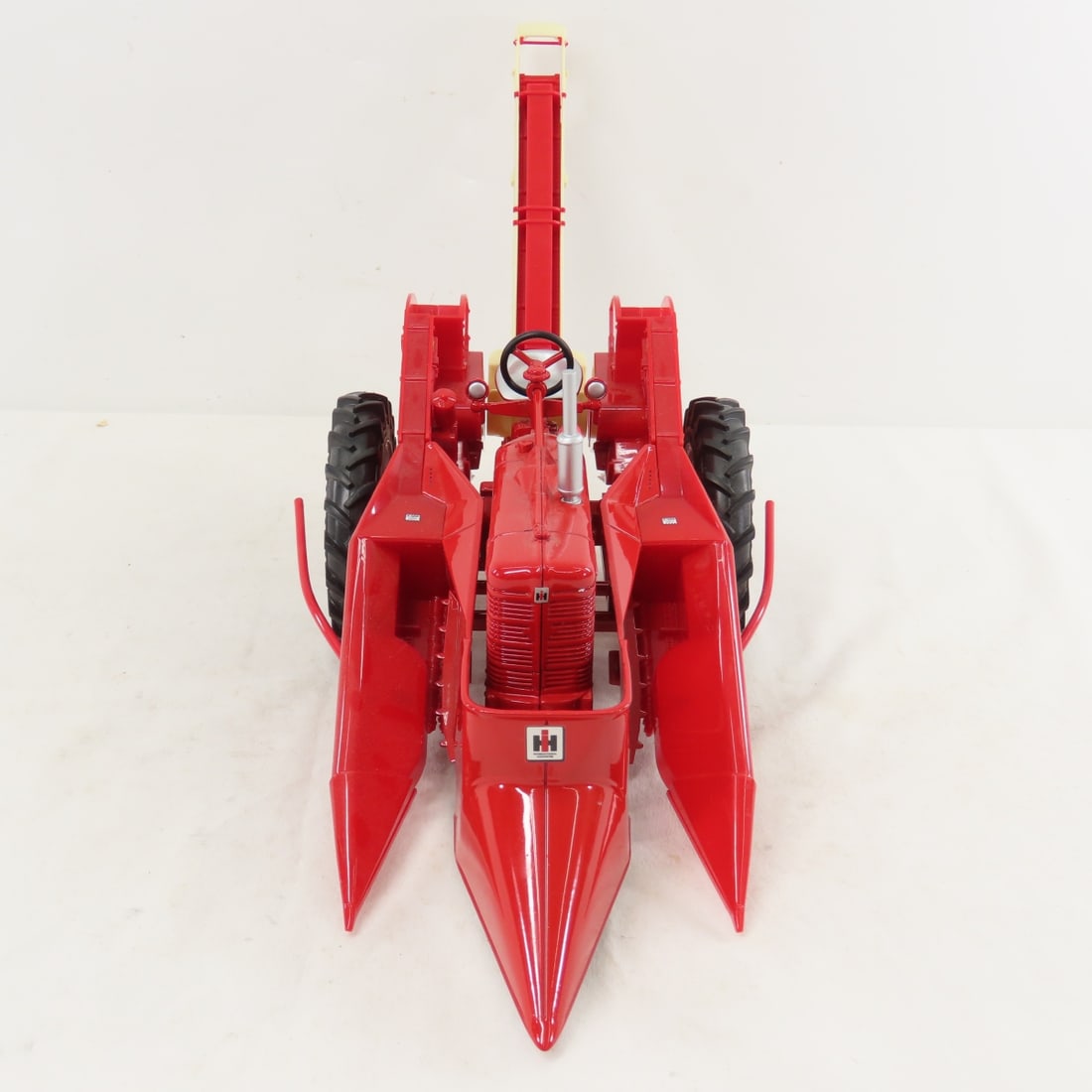ERTL Farmall Super M Tractor with Picker in Box - 8
