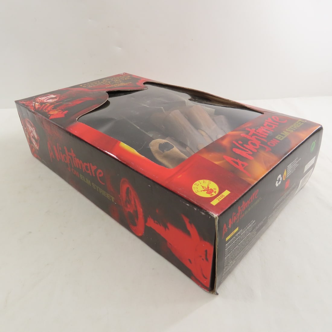 Freddy Krueger Glove, Cthulhu Figure & More - 4