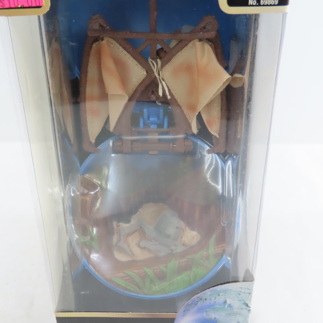 Freddy Krueger Glove, Cthulhu Figure & More - 9
