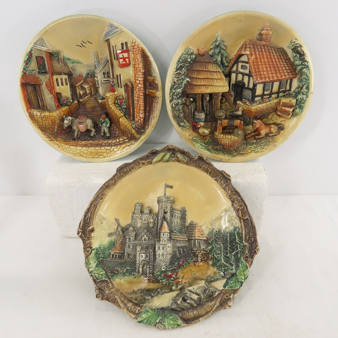 Wall Plaques, Bookends, Waffle Maker & More - 2