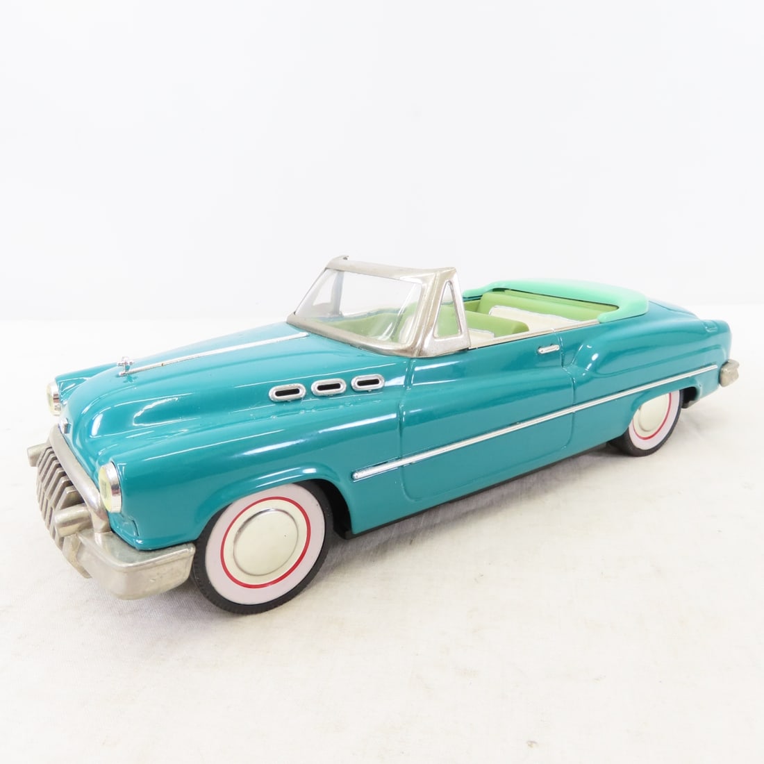Fifties Co Japan 1950 Buick Tin Friction Car - 2