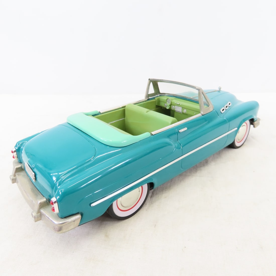 Fifties Co Japan 1950 Buick Tin Friction Car - 6