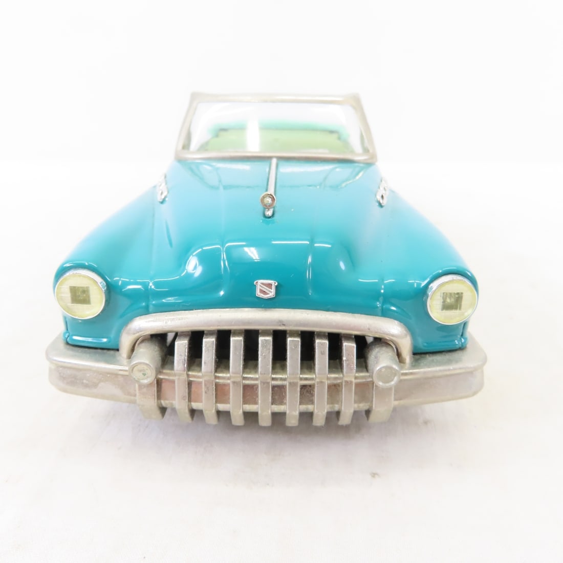 Fifties Co Japan 1950 Buick Tin Friction Car - 9