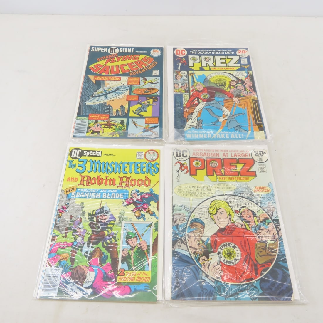 20 Vintage DC Comics, Superman, Batman, Tomahawk - 6