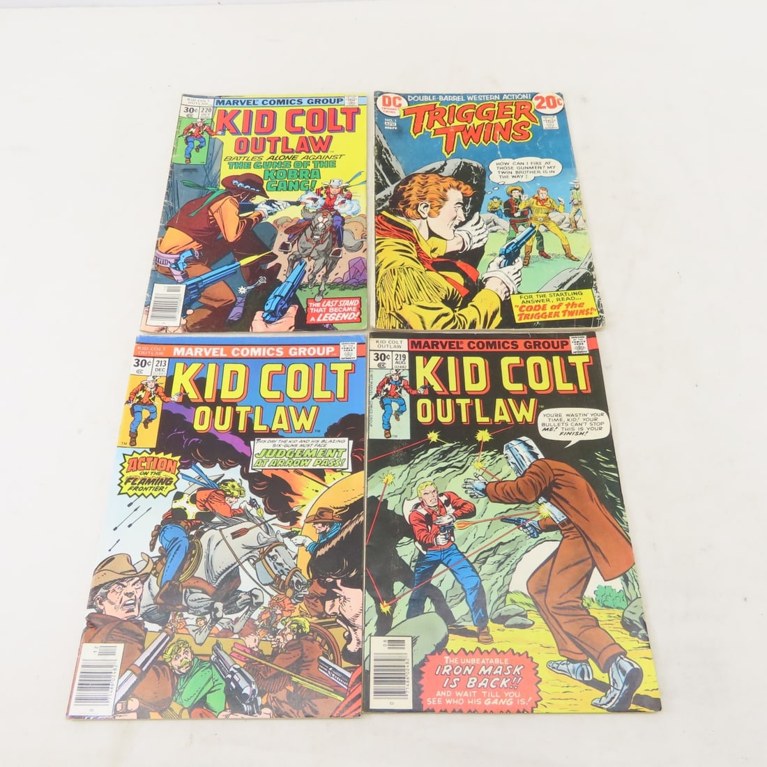 31 Vintage Western Comics, Two-Gun Kid, Dale Evans - 8