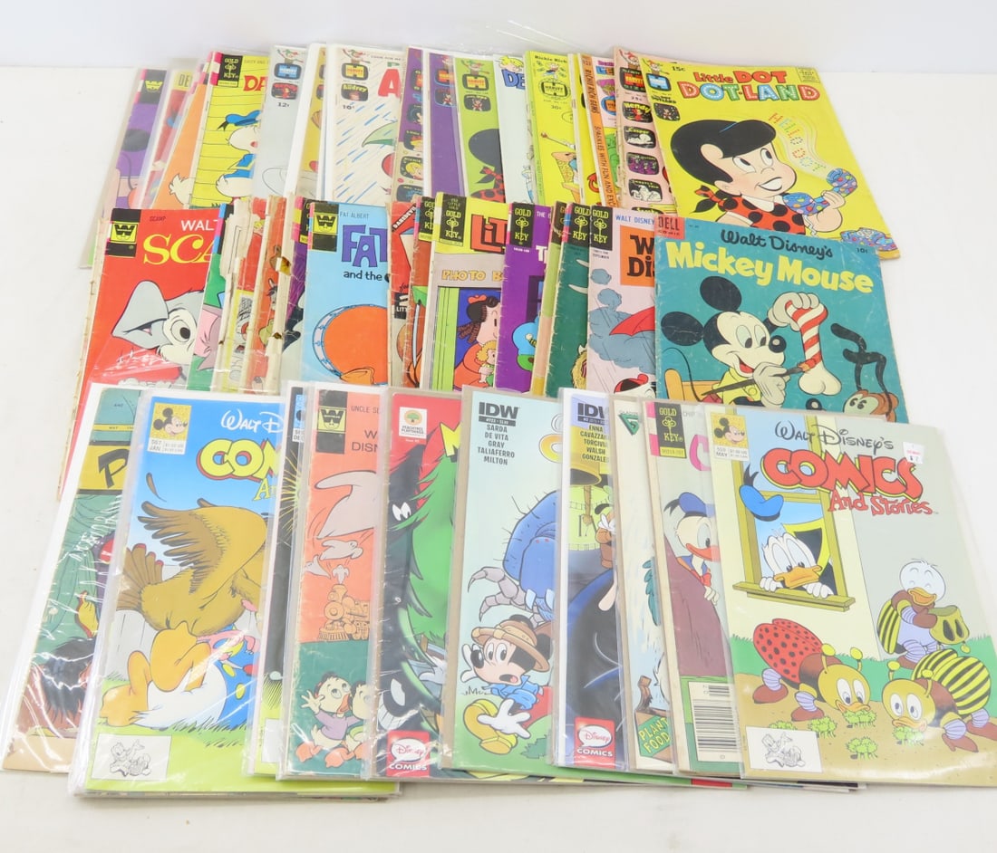 55+ Vintage Walt Disney & other cartoon comics: 55+ Vintage Walt Disney & other cartoon comics - LOT SIZE: 11x7x7" 10 LBS All information and photos, which are part of the description) are intended to be as accurate as possible, but errors are