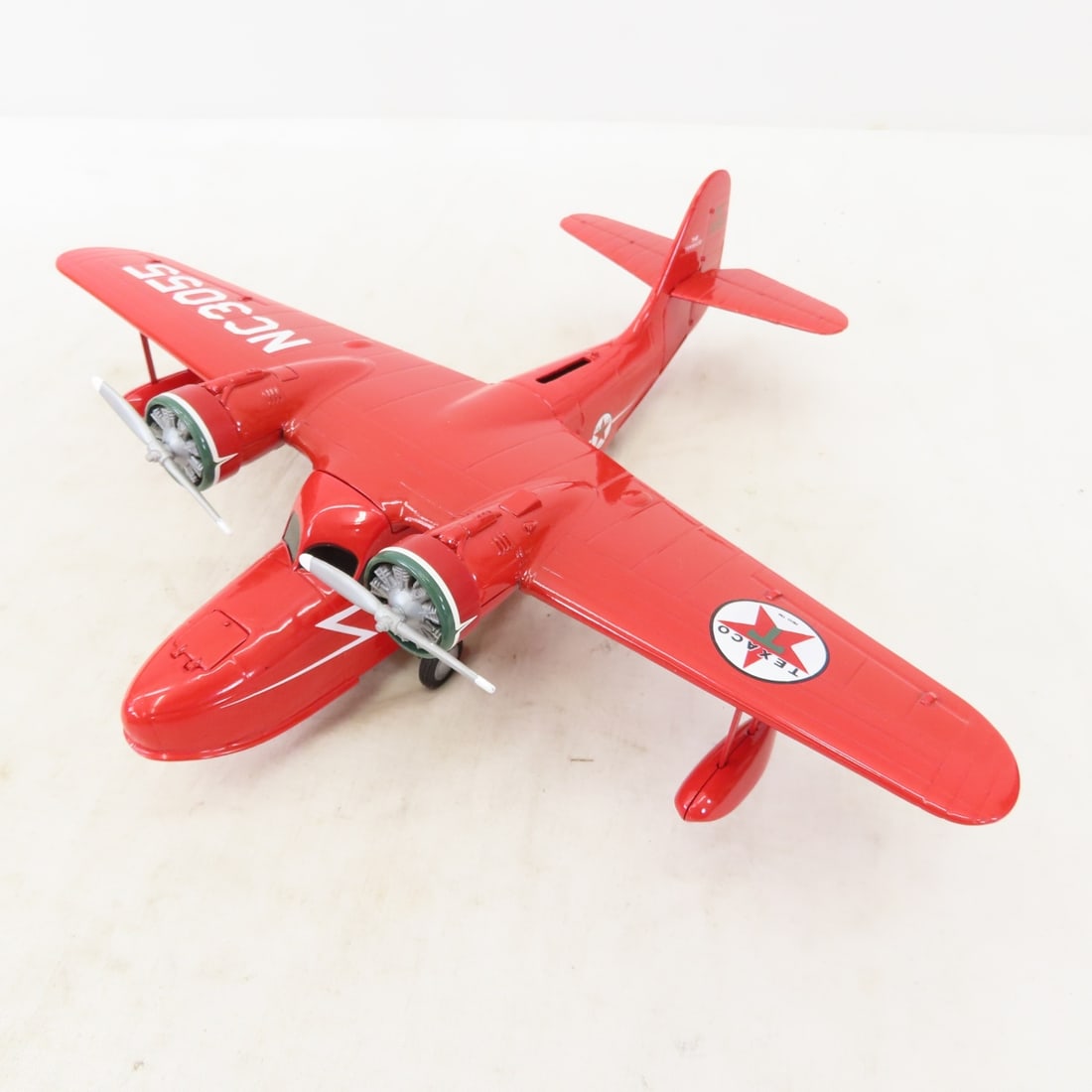 6 ERTL Wings of Texaco Airplane Banks in boxes - 3