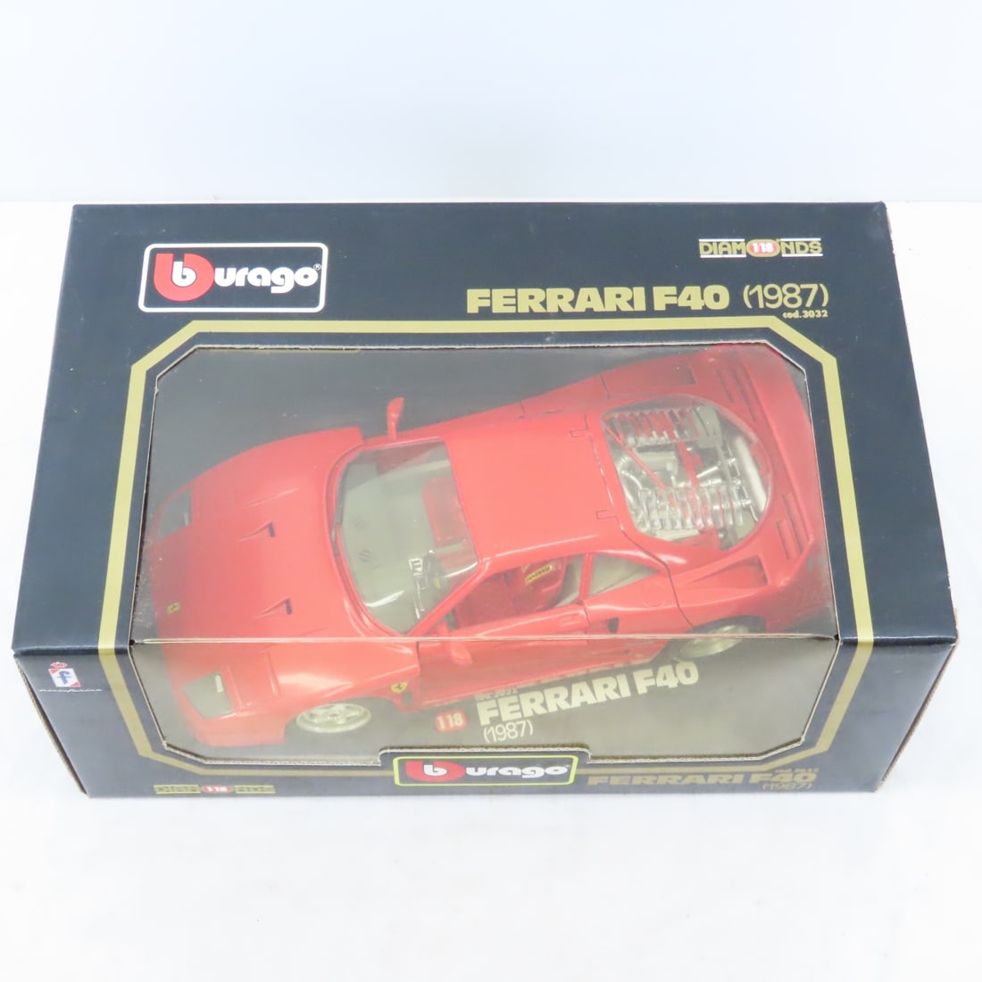Burago 1:18 Ferrari F40 1987 - Red in Box - 5