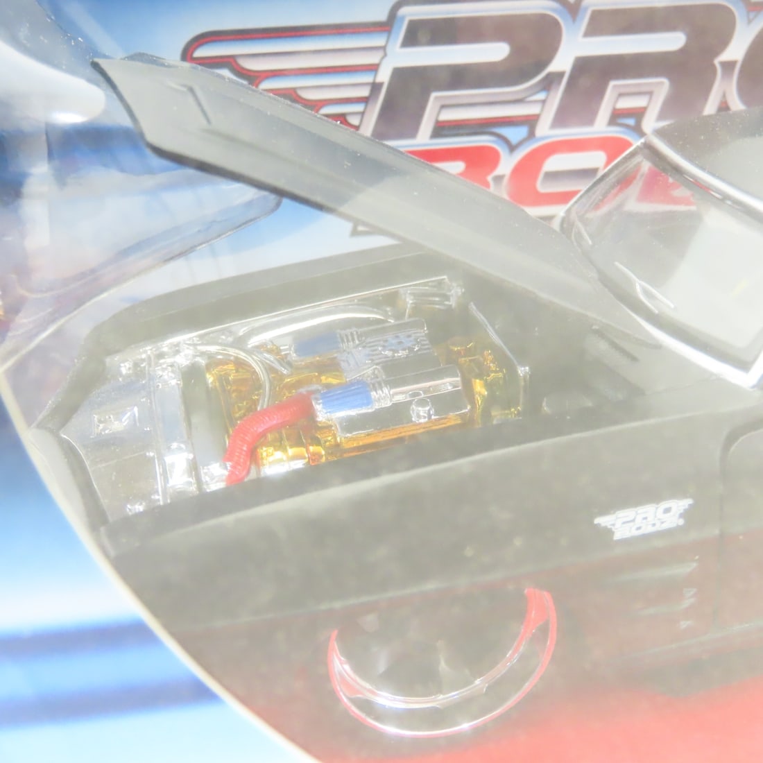 6 Pontiac & Chevrolet 1:24 Diecast in Boxes - 9