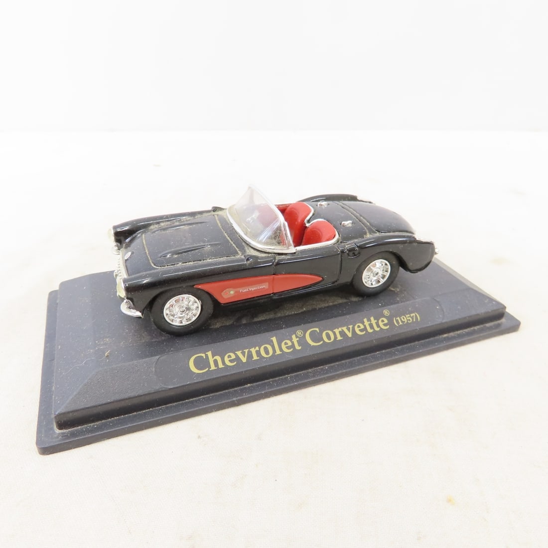 16 Road Signature Collector's Edition 1:43 Diecast - 3
