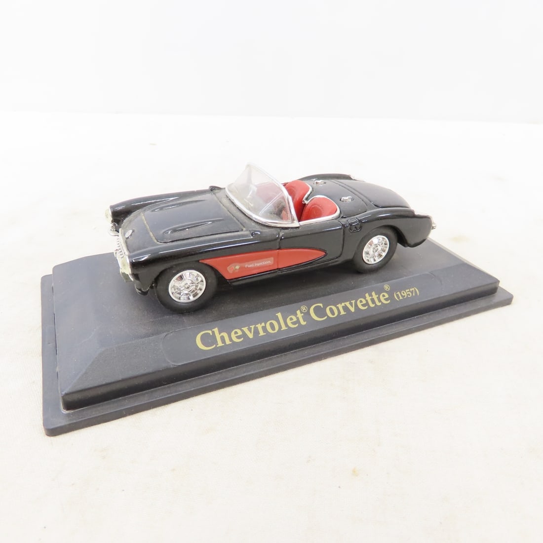 16 Road Signature Collector's Edition 1:43 Diecast - 7