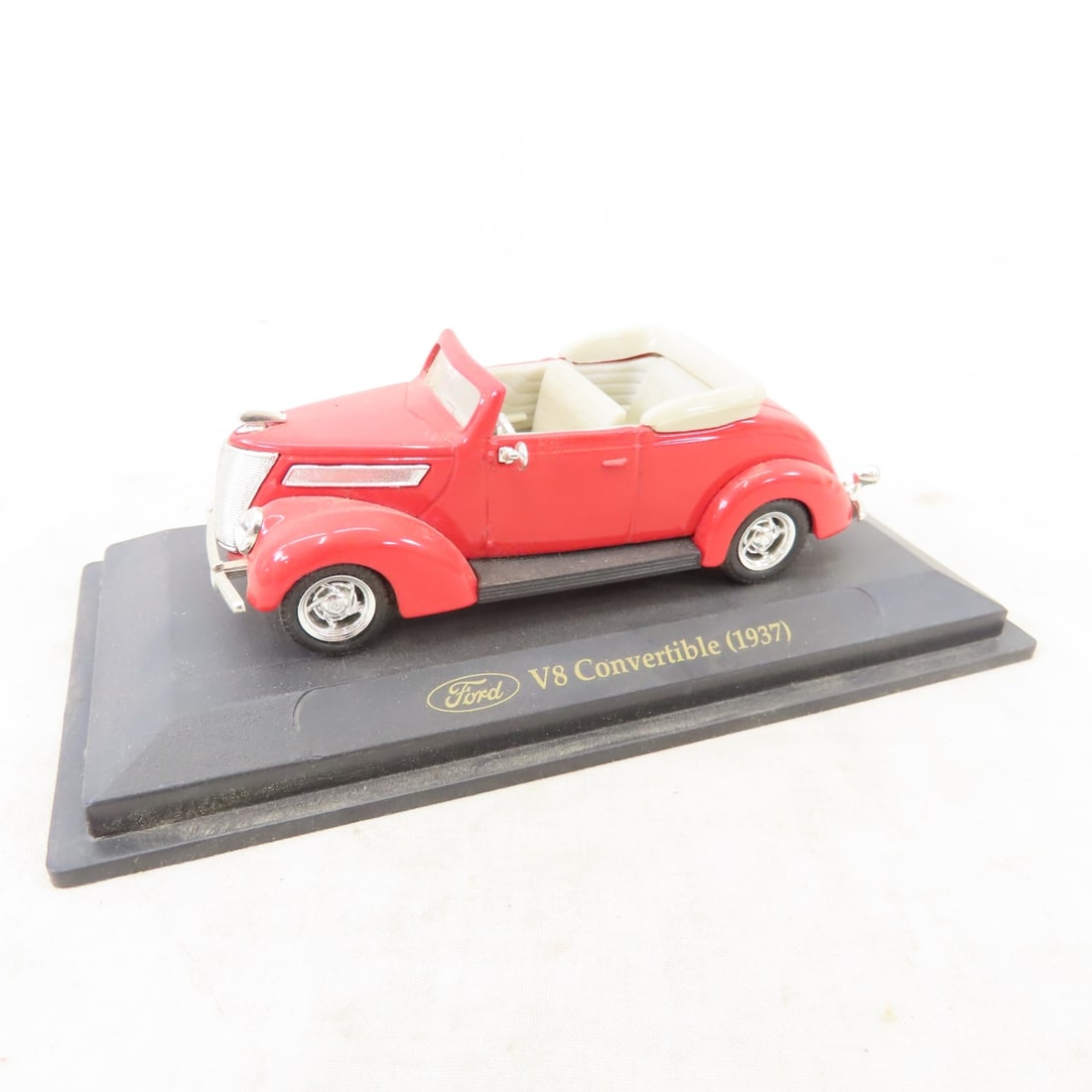 16 Road Signature Collector's Edition 1:43 Diecast - 8