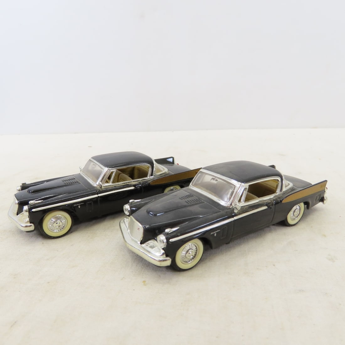 16 Road Signature Collector's Edition 1:43 Diecast - 9