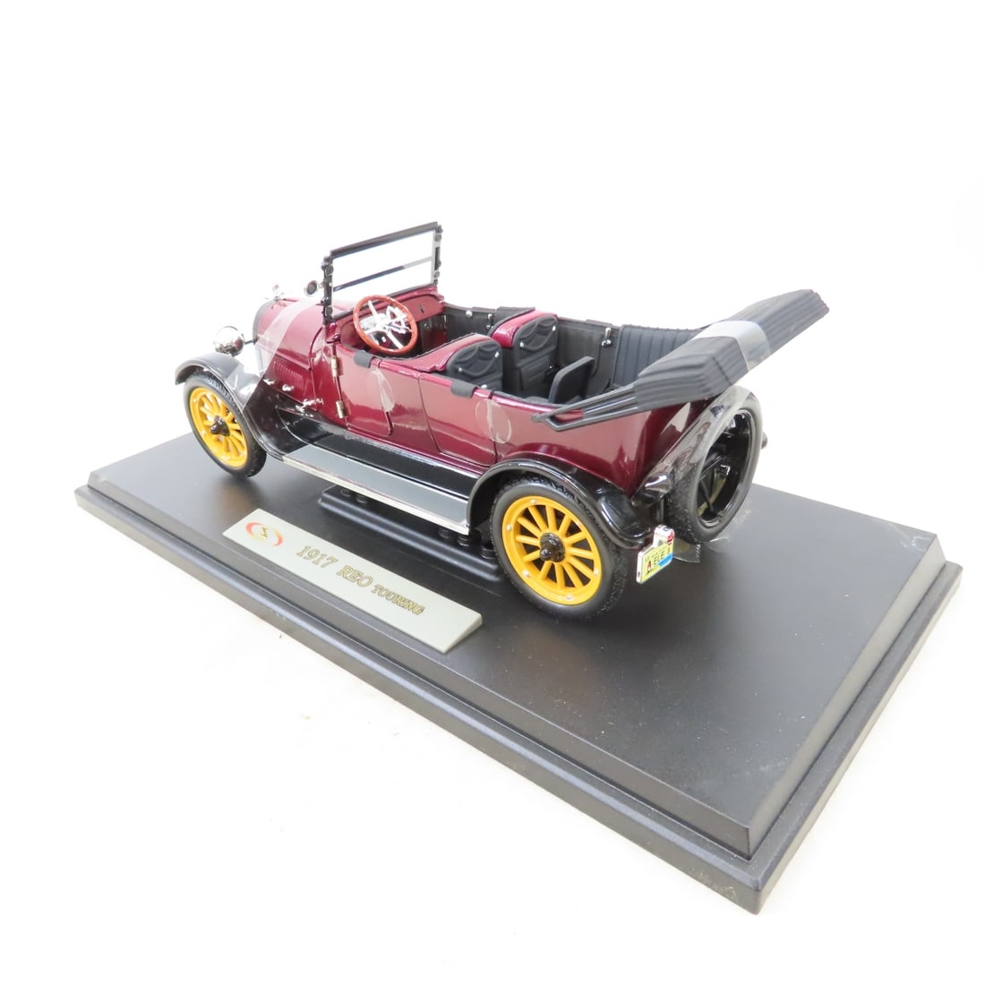 Signature Models 1917 REO Touring 1:18 Diecast - 4