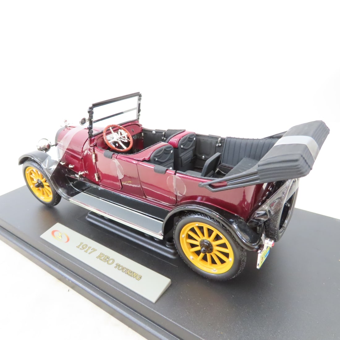 Signature Models 1917 REO Touring 1:18 Diecast - 5