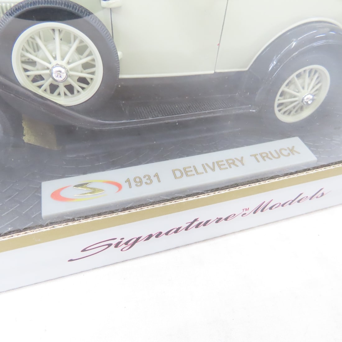 Signature Models 1931 Delivery Truck1:18 Diecast - 3