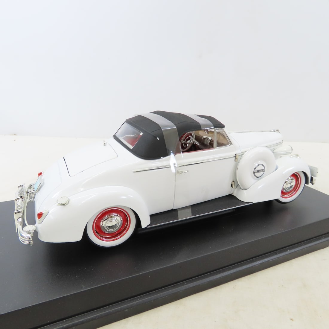 Signature Models1938 Buick Century Convertible - 5