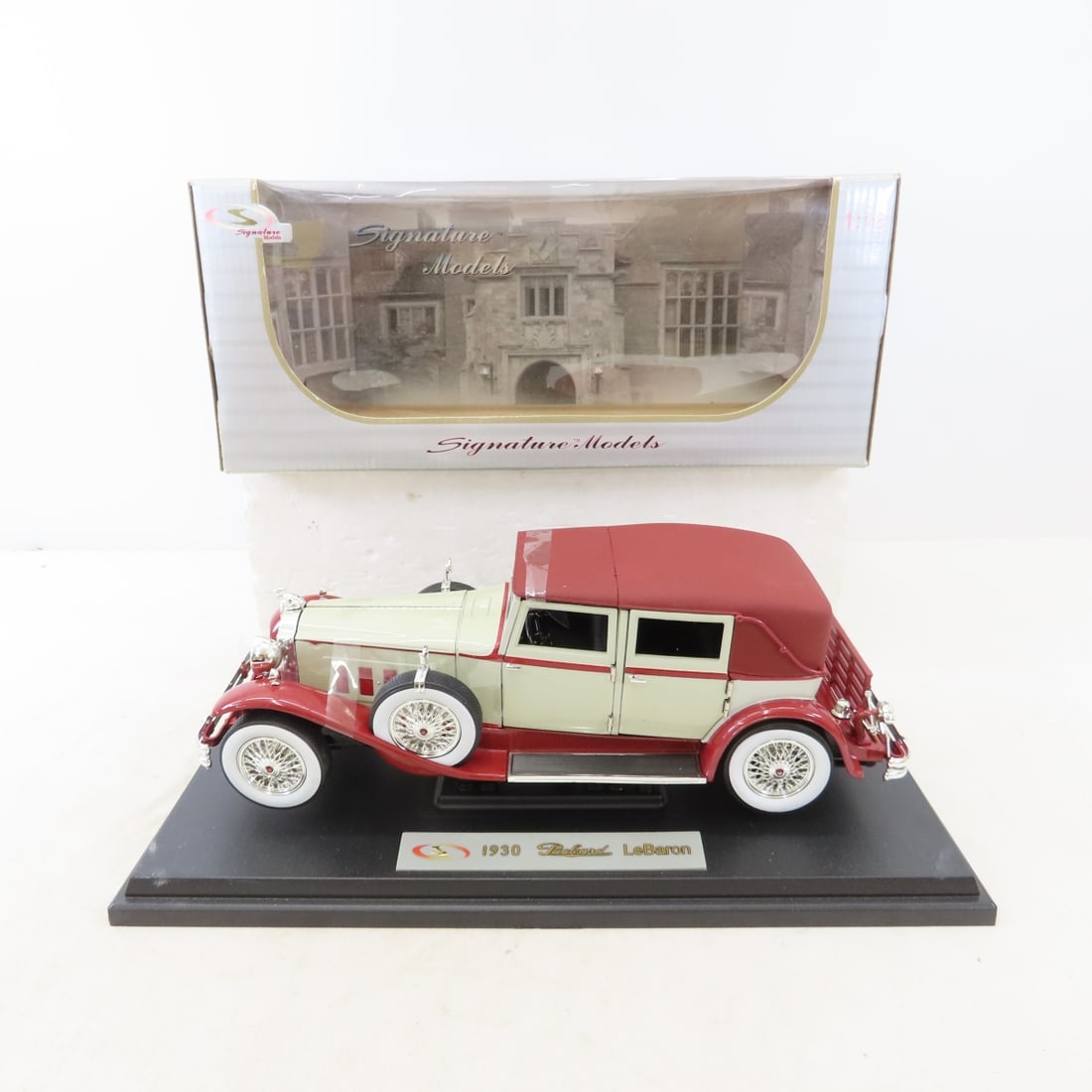 Signature Models1930 Packard LeBaron 1:18 Diecast - 2