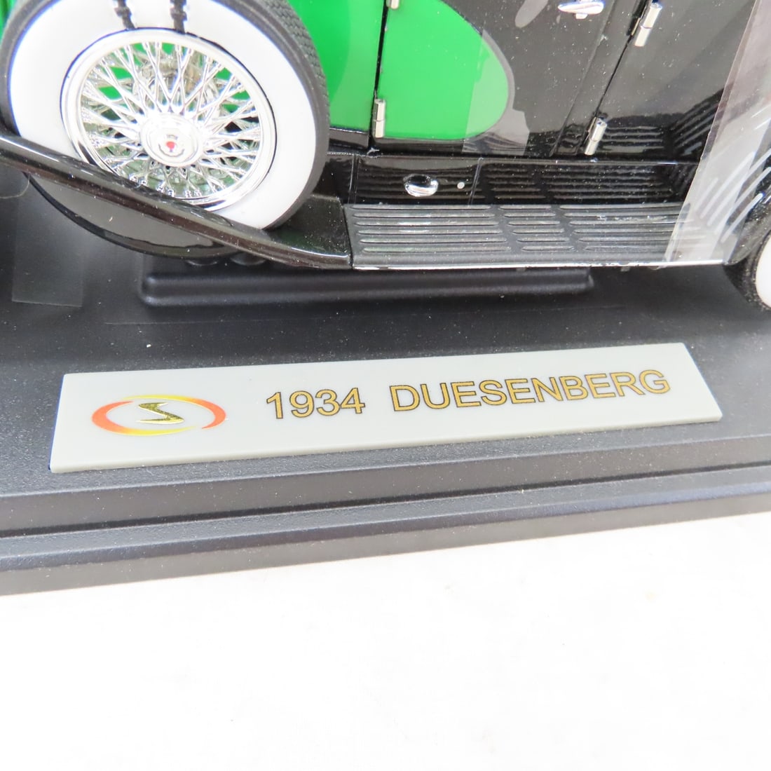 Model A & Duesenberg Signature Models 1:18 Diecast - 13