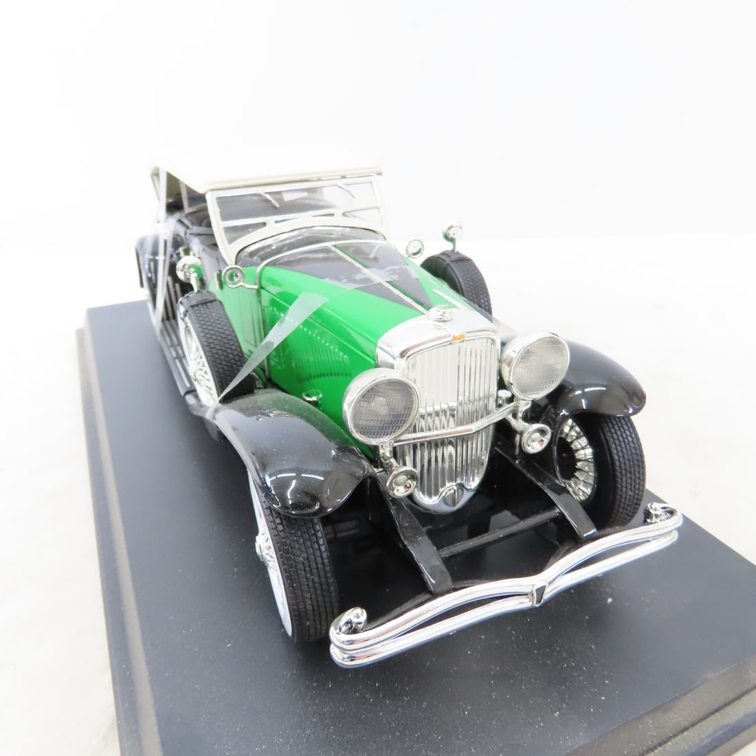 Model A & Duesenberg Signature Models 1:18 Diecast - 15