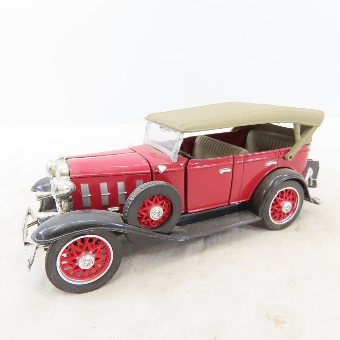 Matchbox, 1:24 &1:32 Scale Loose Diecast Cars - 2