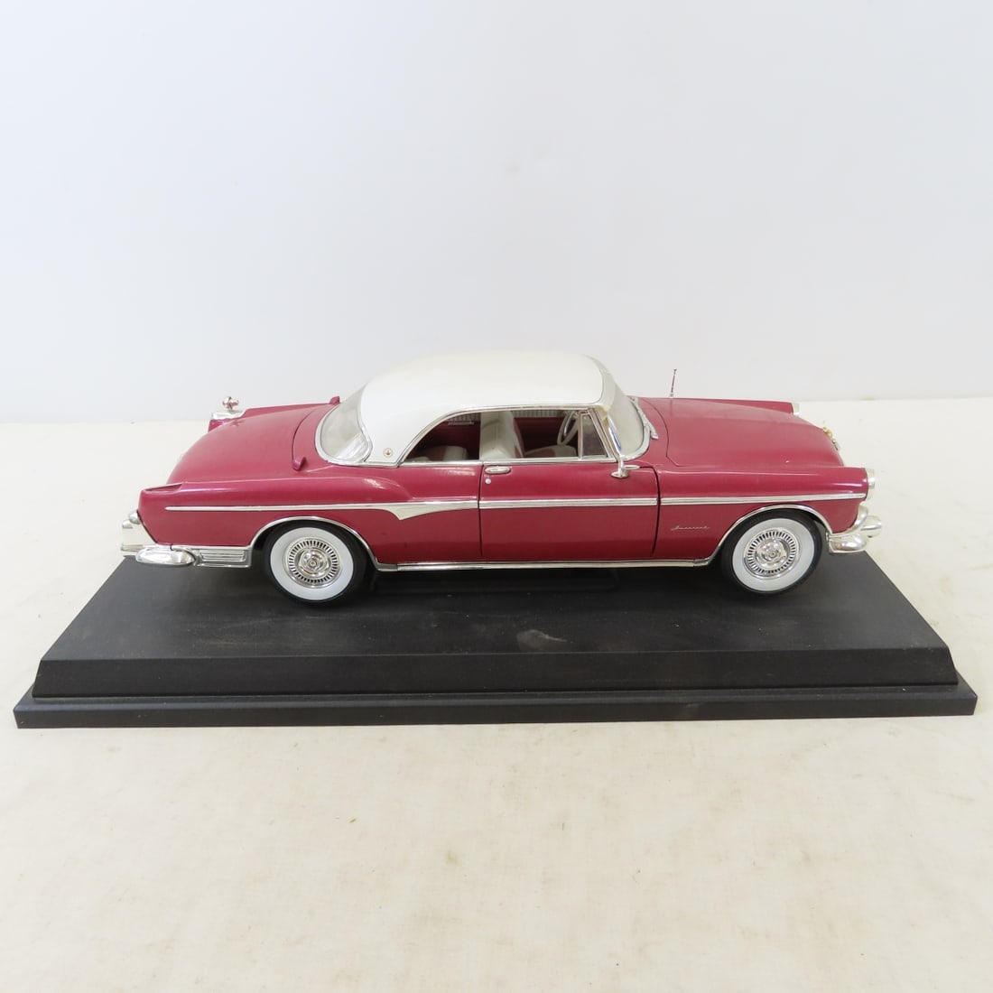 4 Road Signature, Signature Models & MotorMax 1:18 - 3
