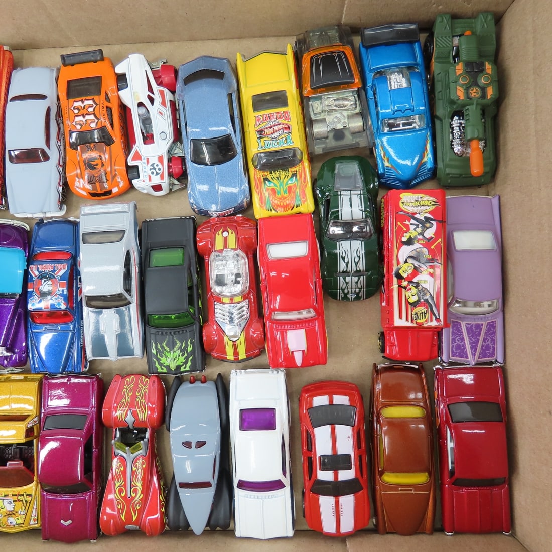 Collection of Loose Hot Wheels & similar diecast - 7