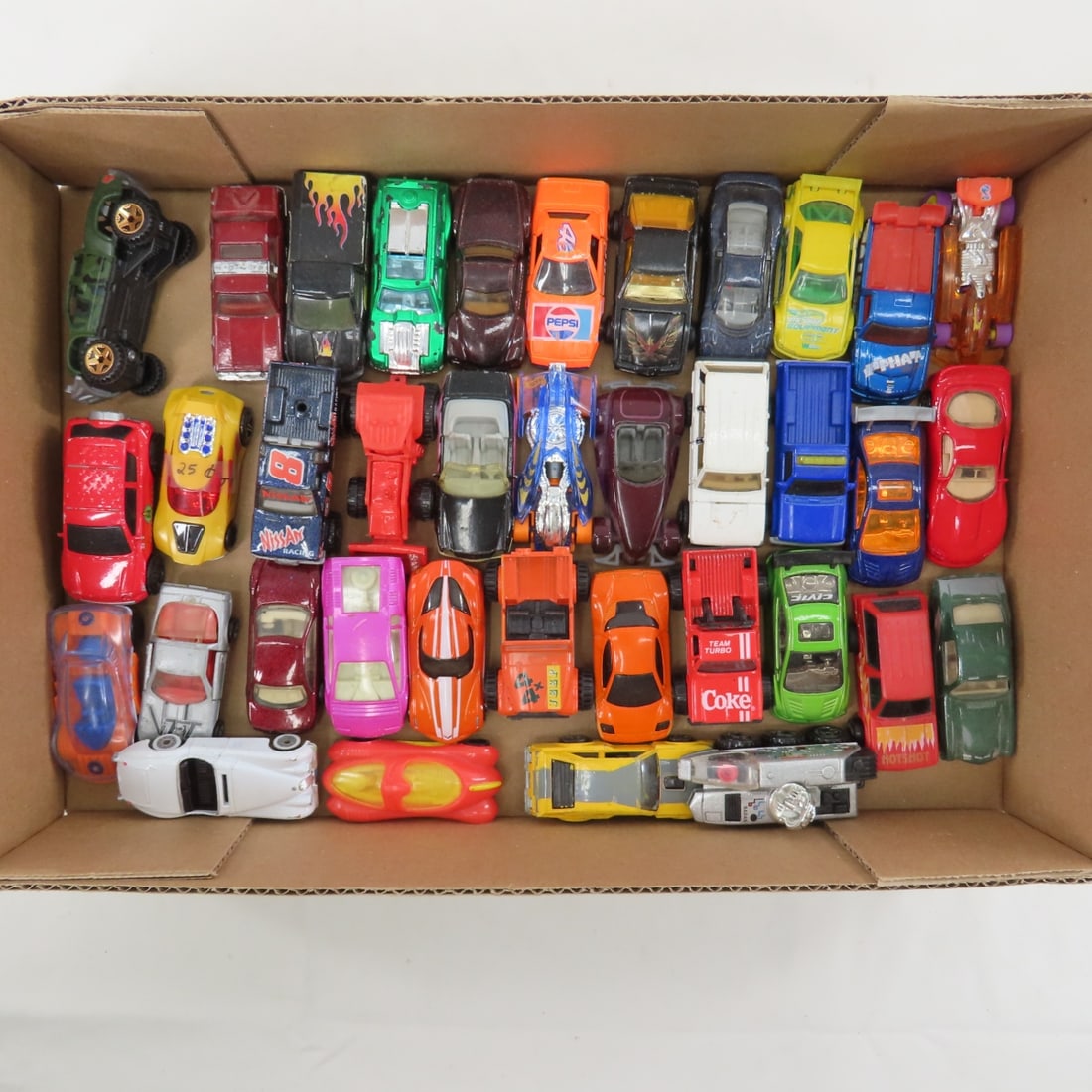 Collection of Loose Hot Wheels & similar diecast - 8