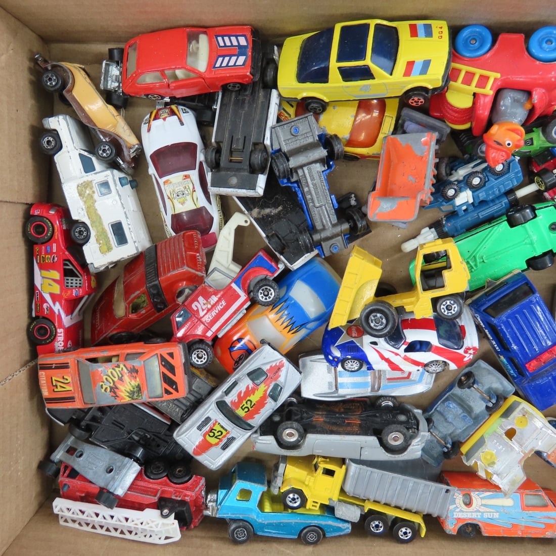 Collection of Loose Hot Wheels & similar diecast - 8