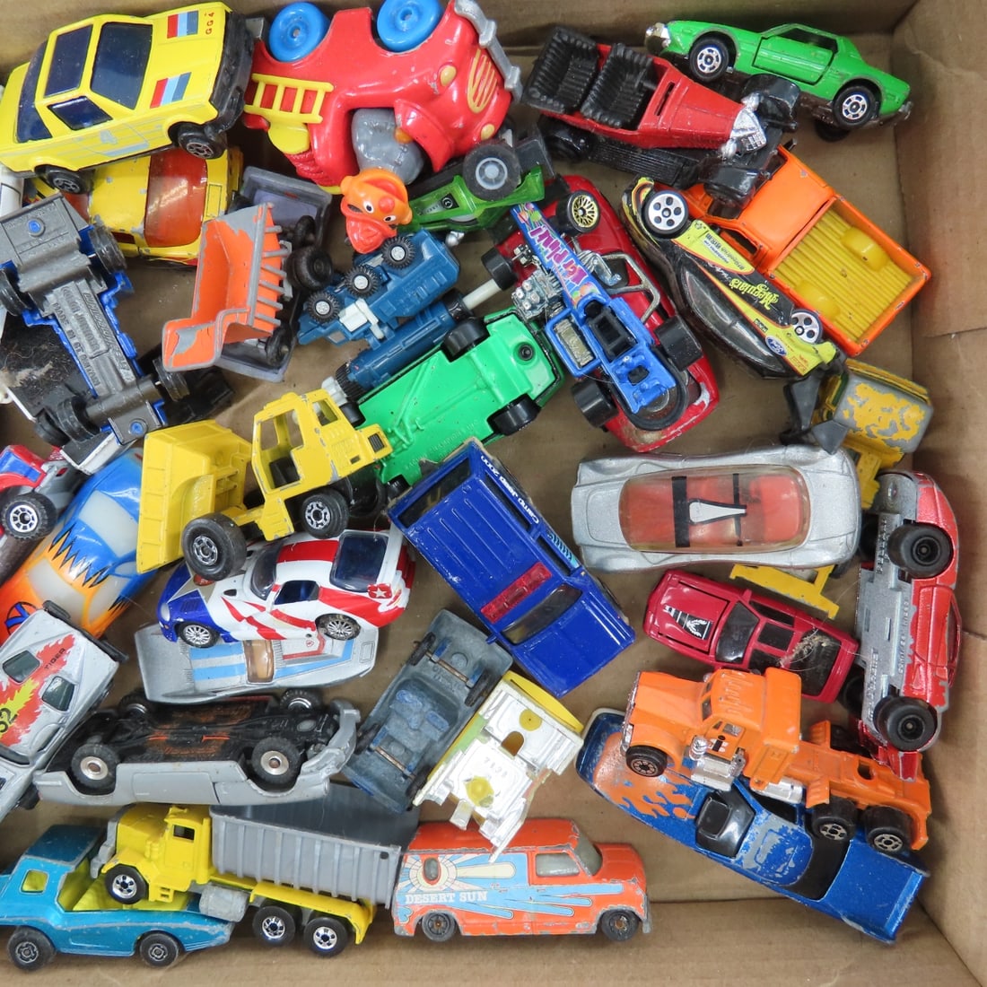 Collection of Loose Hot Wheels & similar diecast - 9