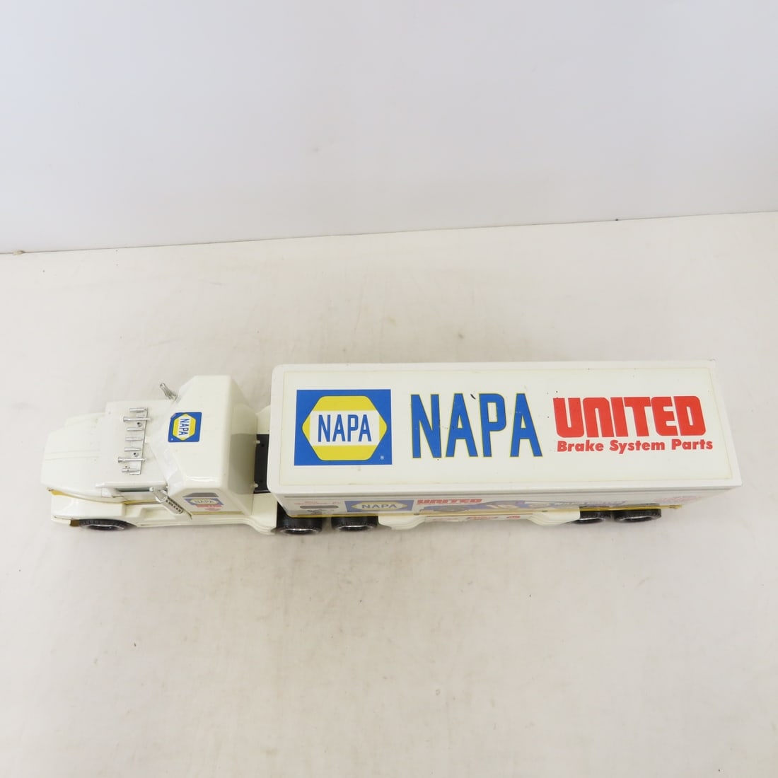 Nylint NAPA United Brake Systems Tractor Trailer - 9