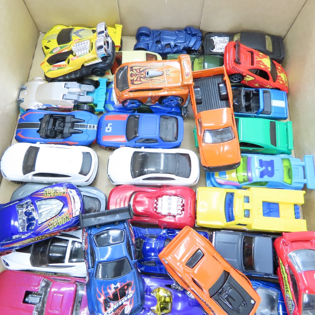Collection of Loose Hot Wheels & similar diecast - 10