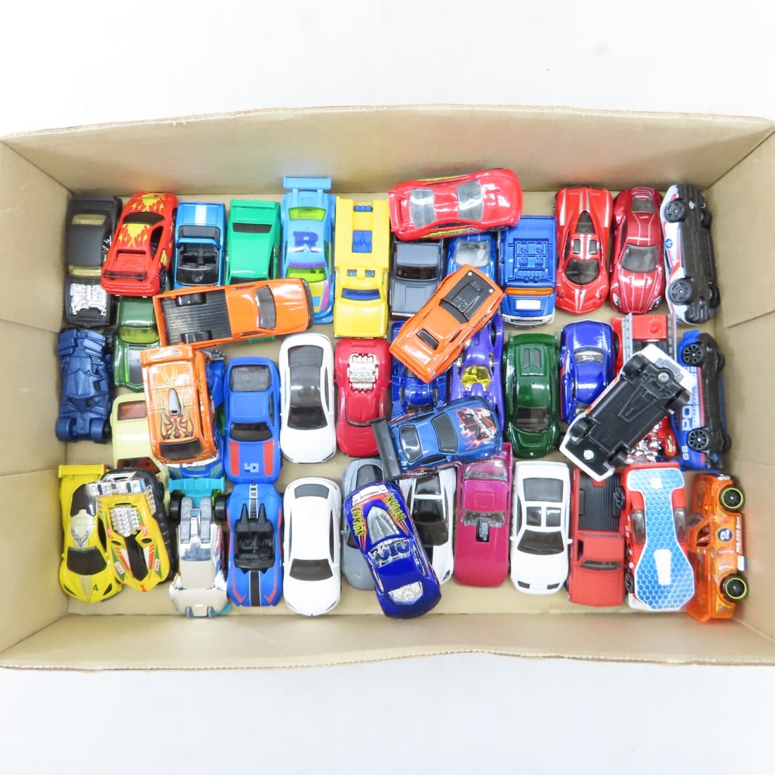 Collection of Loose Hot Wheels & similar diecast - 8