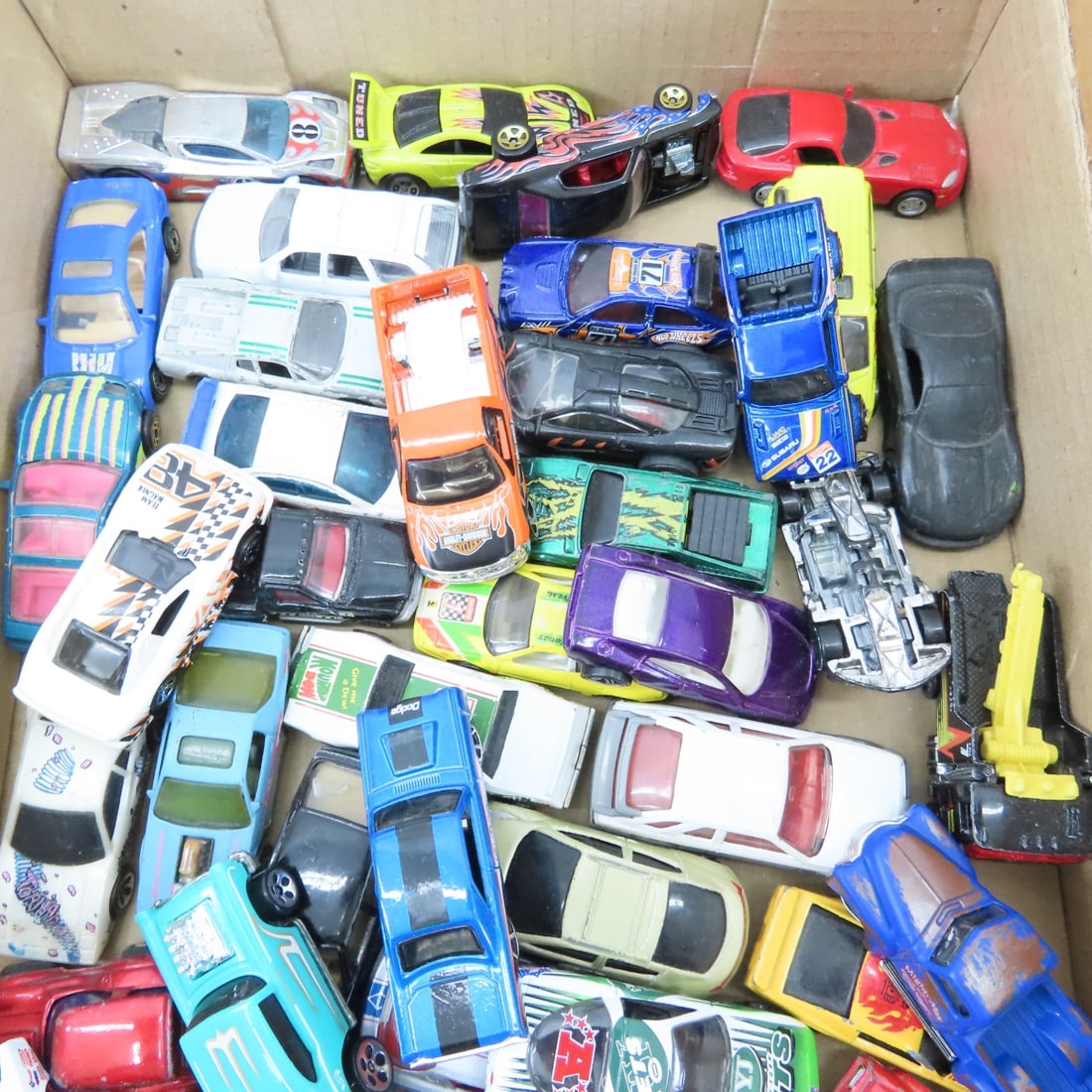 Collection of Loose Hot Wheels & similar diecast - 4