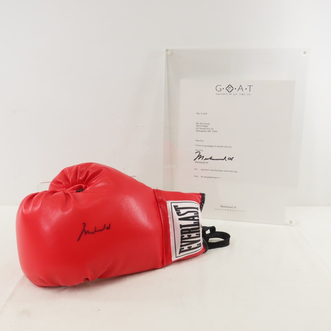 Muhammad Ali Autographed Glove with Letter (1 of 10)