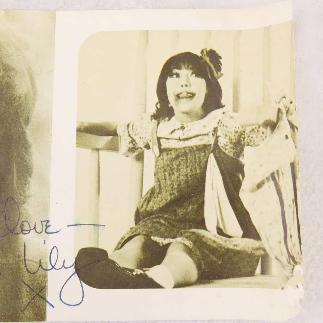 Lily Tomlin Autographed Photo Tri-Fold Card - 4