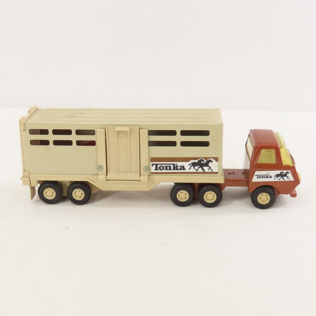 2 Vintage Tonka 10.5" Tractor Trailers - 4