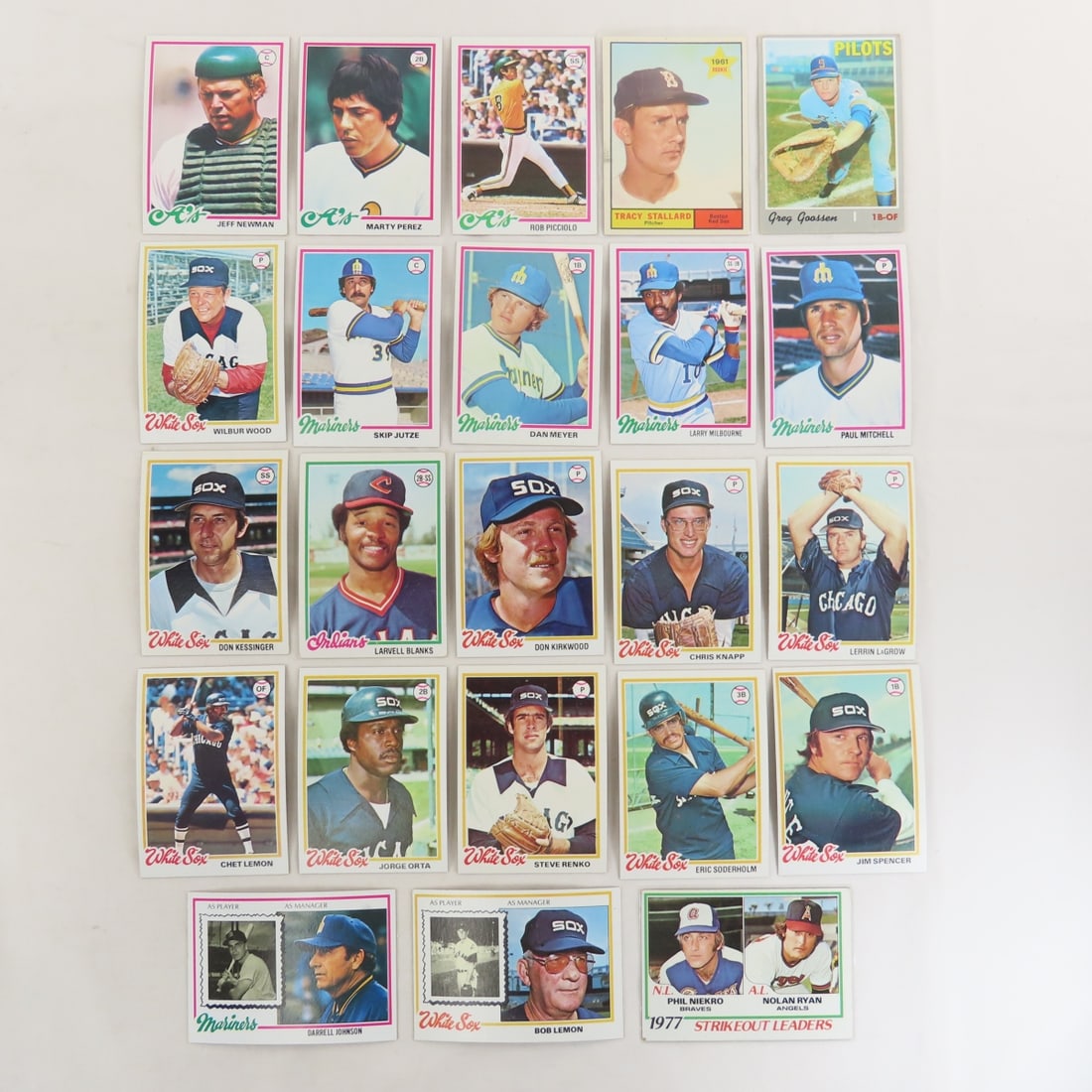 500+ Mixed Baseball Cards - 8