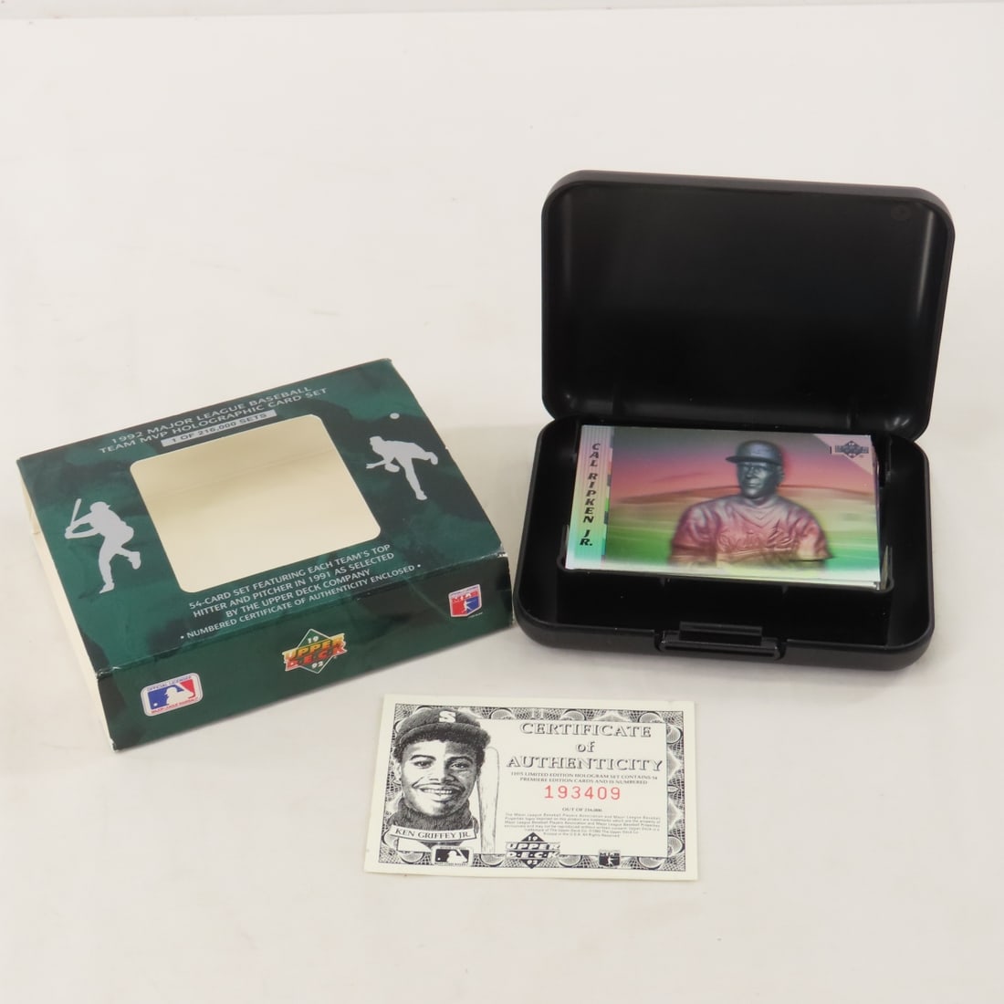 Bobbleheads, Baseballs, Pins & Collectibles - 6